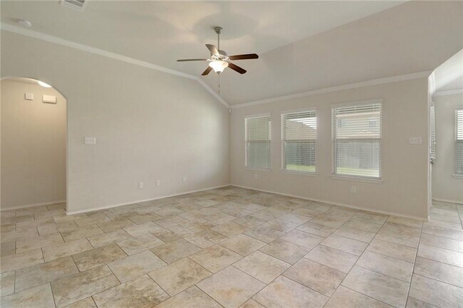 Building Photo - 330 Briar Park Dr