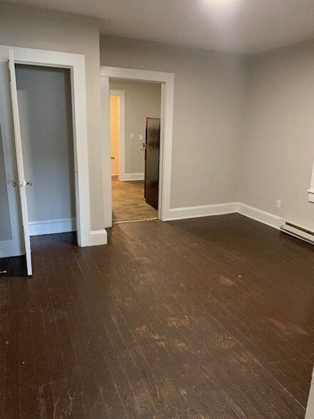 Building Photo - 209 Nash St