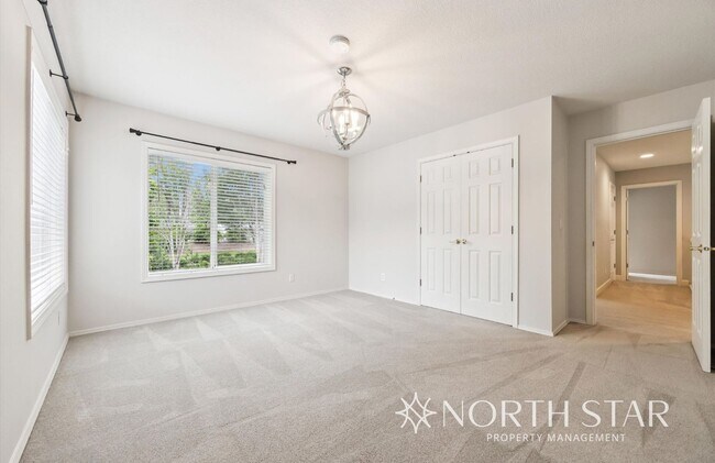 Building Photo - Beautiful Home Near Westlake Park