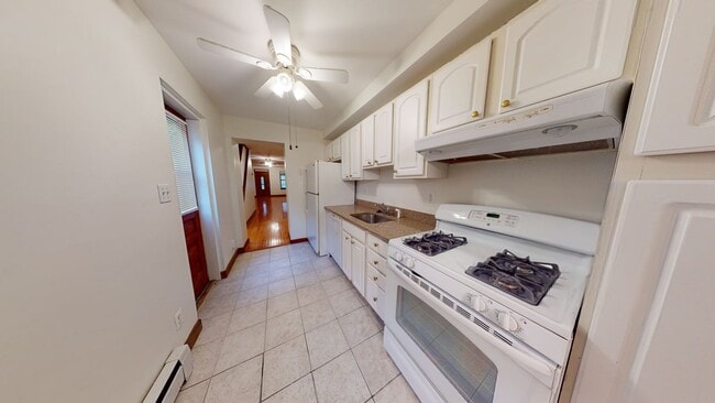 Building Photo - 1008 23rd St NW