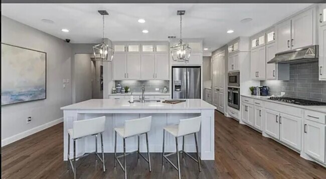 Building Photo - 1759 Bluebird Ct