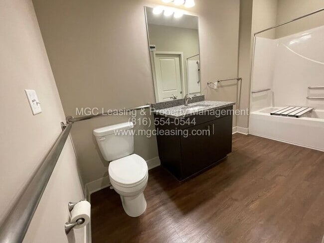 Building Photo - Brighton Crossing apartments: First Floor HCA Apartment with Extra-Large Primary Bath - Enjoy a $...