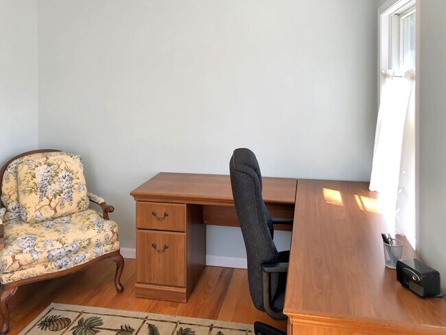 Building Photo - 12 Dogwood Ln