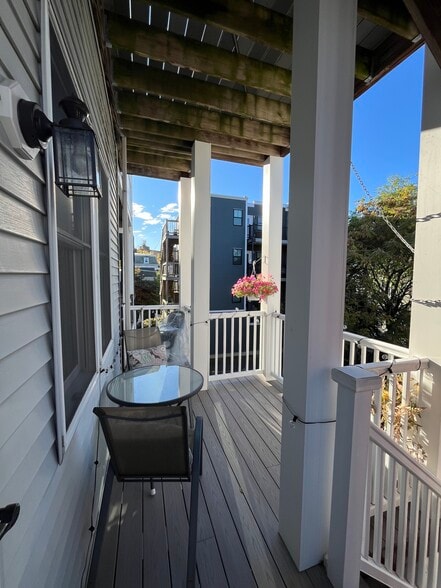 Deck off primary bedroom - 237 W 5th St
