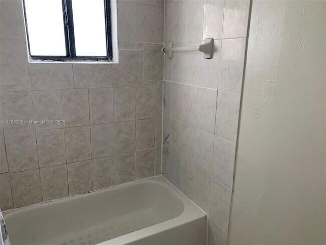 Building Photo - 9631 SW 138th Ave