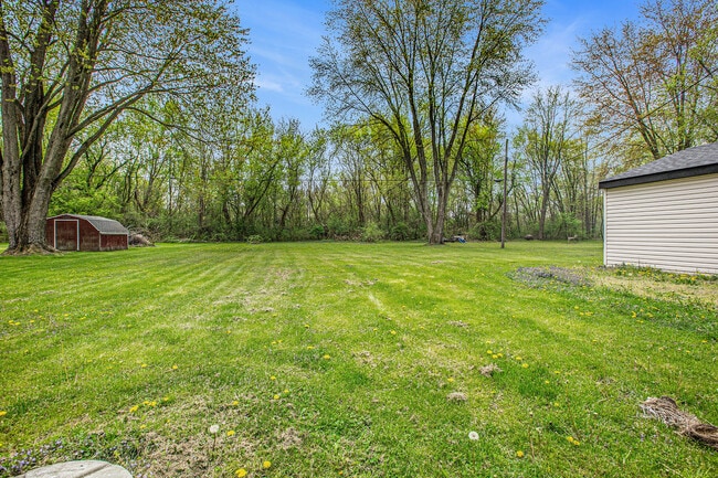 Building Photo - 45207 Paris Dr
