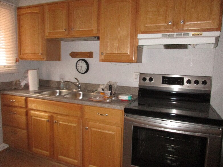 Building Photo - 1795 Northwest Ct