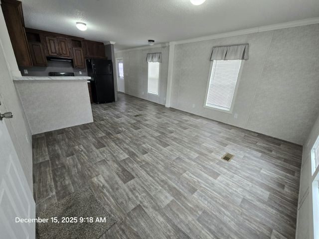 Building Photo - 105 Lone Pine Dr