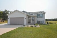 Building Photo - Gorgeous 4br home on nice lot with no backyard neighbors!