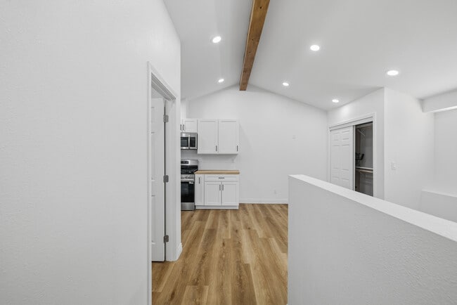 Building Photo - 12511 Landale St