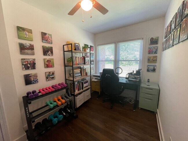 Building Photo - Updated 3 Bedroom Home