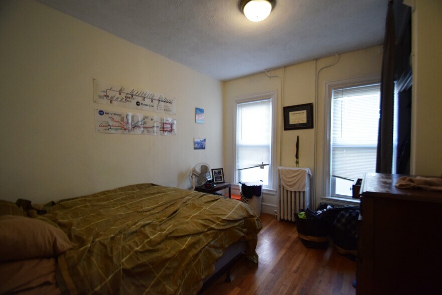 Building Photo - 35A Harvard St