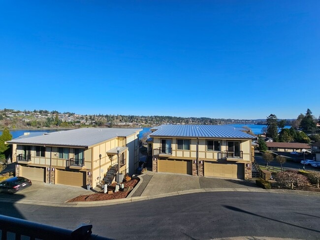 Building Photo - Bremerton Townhome with Puget Sound Views