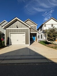 Building Photo - Weaverville Rental