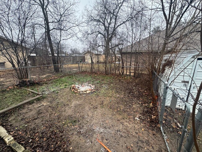 Building Photo - 467 N Paddock Ave