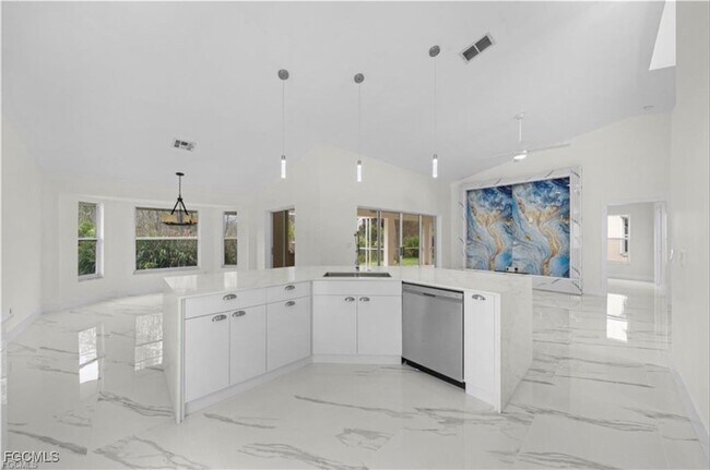 Building Photo - 3832 Sabal Springs Blvd