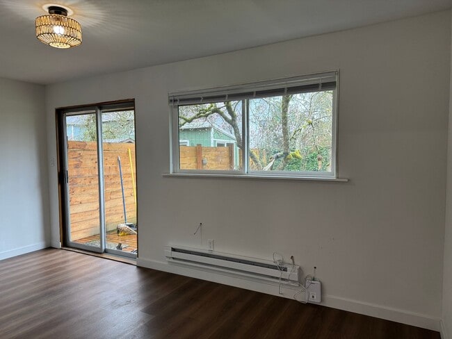 Building Photo - CLICK "REQUEST A TOUR" NOW!