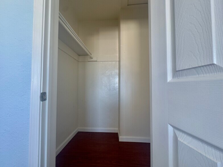 Building Photo - 8109 Ney Ave