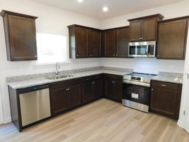Building Photo - 143 Sawgrass Dr
