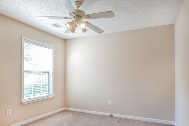 Building Photo - 4108 Glenaire Way NW