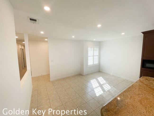 Building Photo - Remodeled San Marcos corner property.