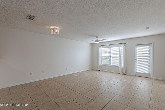 Building Photo - 1500 Calming Water Dr