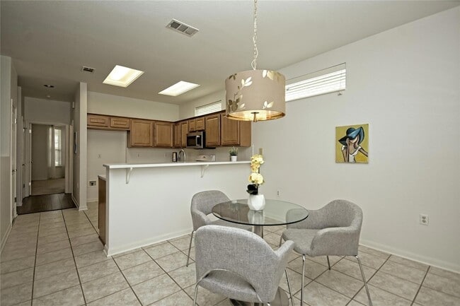 Building Photo - 112 Bluebell Dr