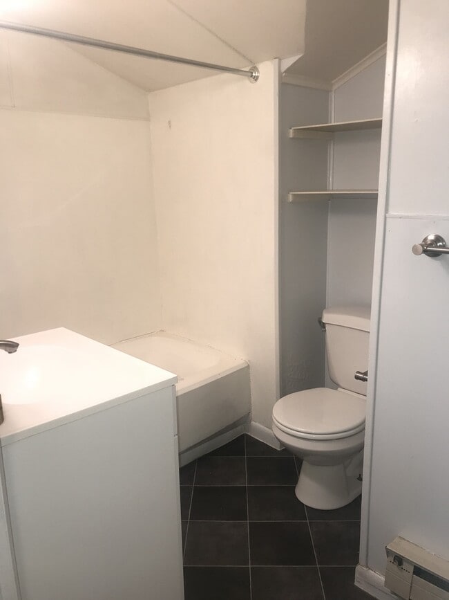 Building Photo - COMING SOON- Two Bedroom Home in Downtown ...