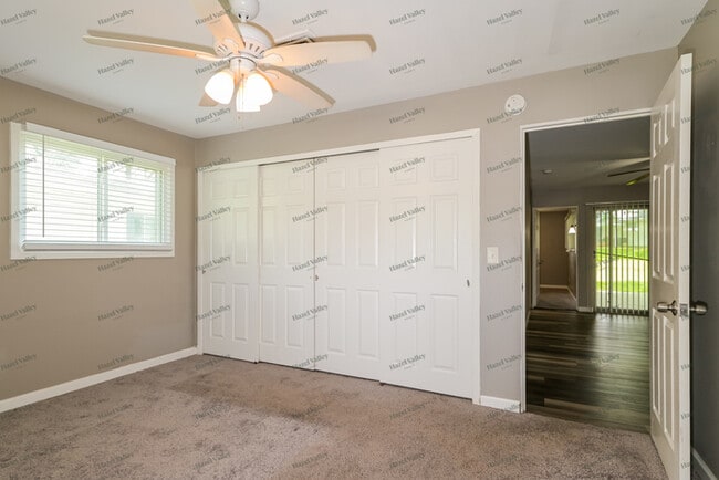 Building Photo - 3190 Kingsley Dr
