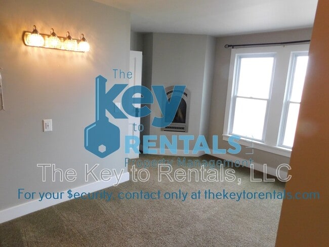 Building Photo - 321 N Main St