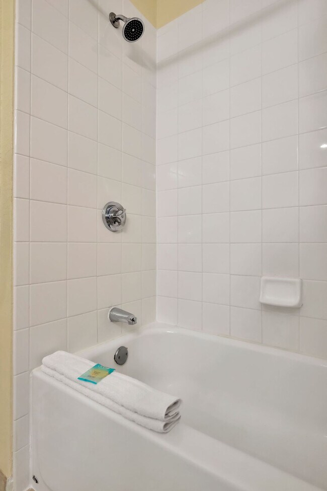 Building Photo - 8101 Resort Village Dr