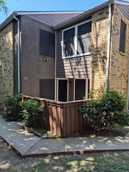 Building Photo - 9170 Forest Ln