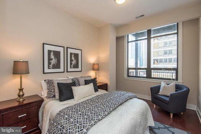 Building Photo - 1501 Locust St