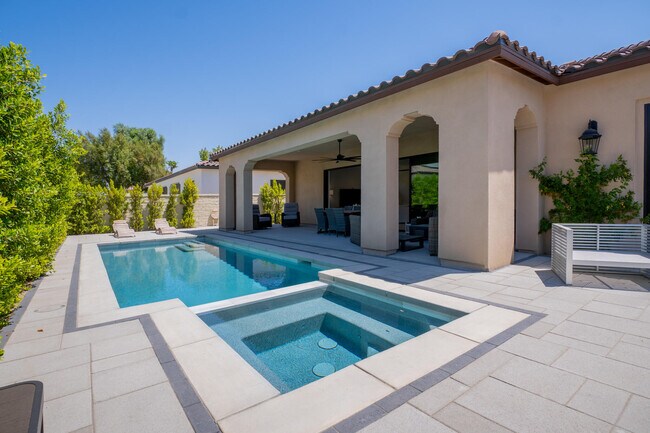 Building Photo - 57535 Cherrywood Pl