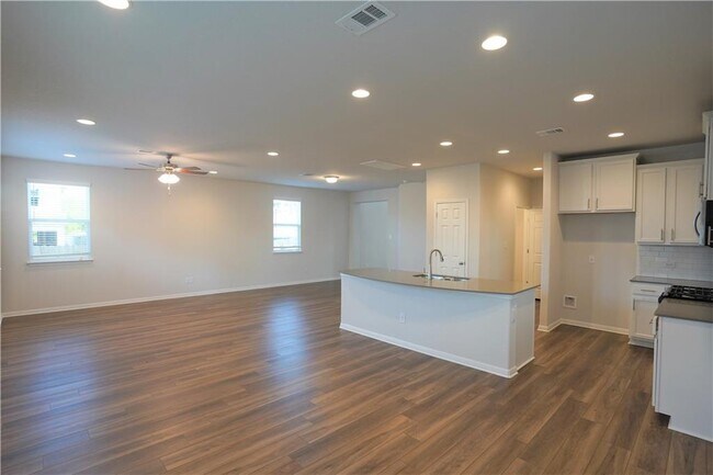 Building Photo - 12110 Tolson Dr