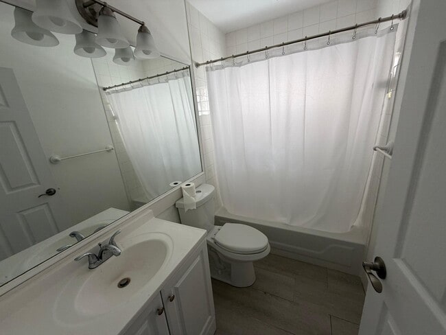 Building Photo - 3780 Amalfi Dr