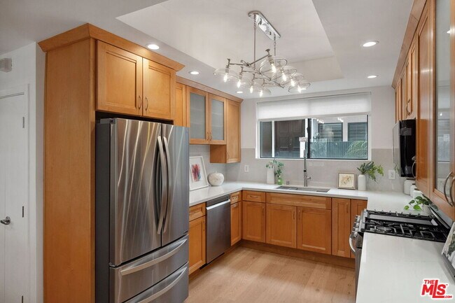 Building Photo - 234 S Tower Dr