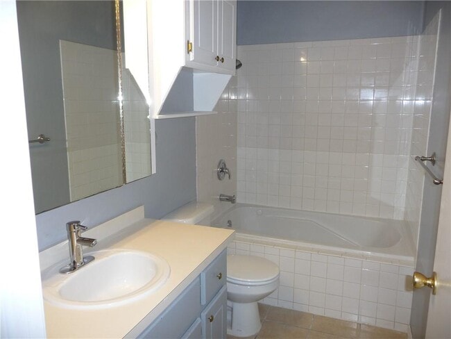 Building Photo - 2415 Truitt St
