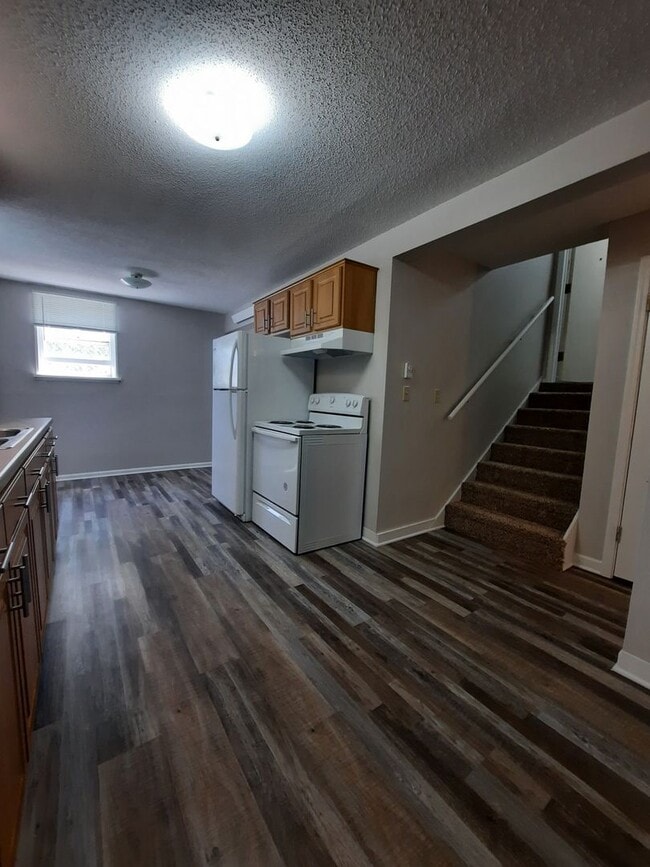 Building Photo - 644 Holcomb Ave