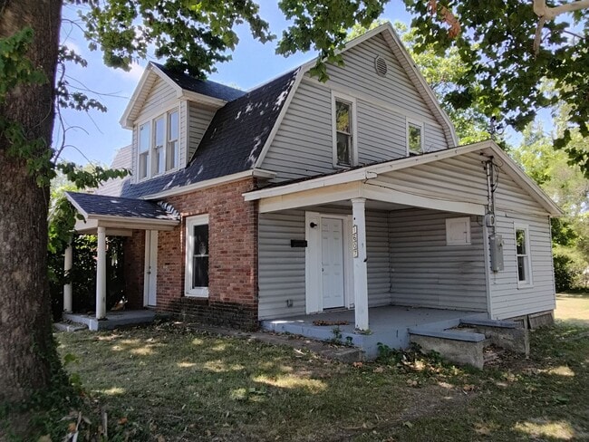 Primary Photo - 1607 W Nichols St