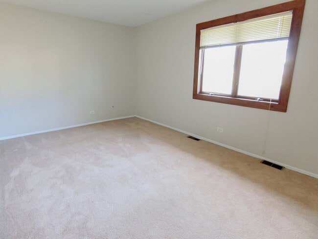Building Photo - 517 Hingham Ln