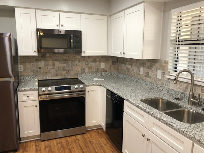 Kitchen - 5916 Grosner Pl