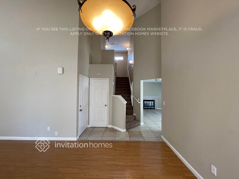 Building Photo - 327 Parkside Dr
