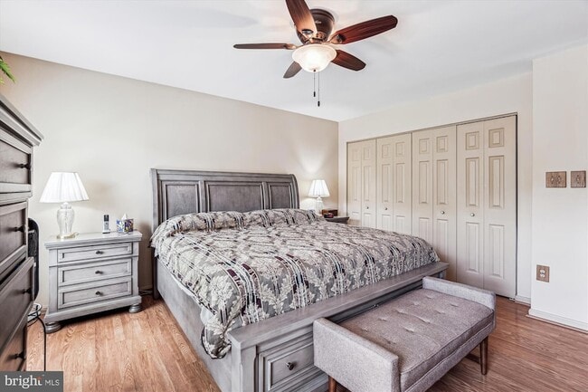 Building Photo - 10902 Valley Brook Dr