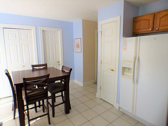 Building Photo - 2 Silver Leaf Dr NW