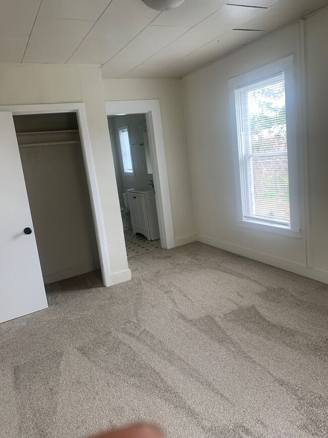 Building Photo - Good connections make all the difference