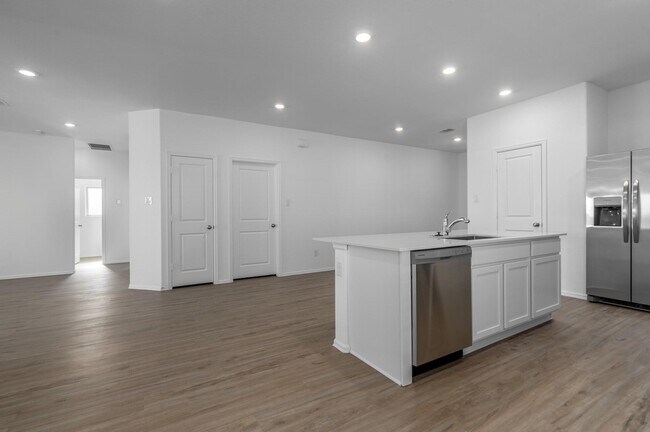 Building Photo - 7618 Auburn Hvn Trl