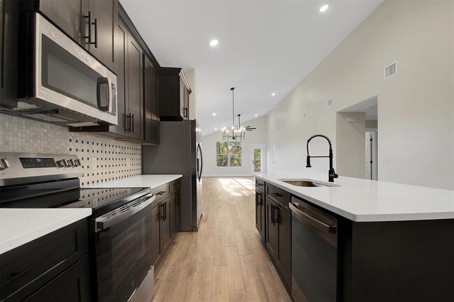 Building Photo - 151 Kawainui Ln