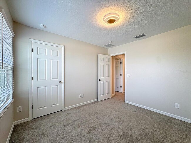 Building Photo - 10141 Greenstone Ridge St