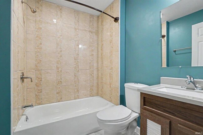 Building Photo - Completely remodeled home located on the north side of South Bend
